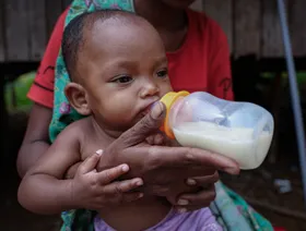 شح في إنتاج الألبان يكاد يحيق بفقراء العالم