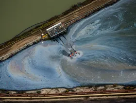 كندا تدرس استثناءات قانونية لبناء خط جديد لتصدير النفط