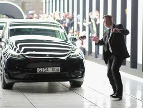 لماذا تعتمد قيمة \"تسلا\" على شخص إيلون ماسك أكثر من أدائها الحقيقي؟