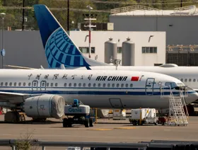 طائرة "بوينغ" من طراز "737 ماكس 8" التابعة لشركة الخطوط الجوية "إير تشاينا" - بلومبرغ