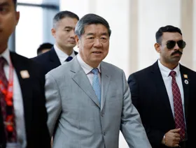 بدء المحادثات الأميركية الصينية في ماليزيا لتهدئة الحرب التجارية