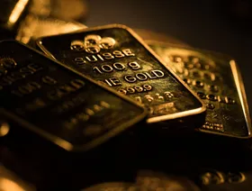 سعر الذهب قرب قمته التاريخية وسط ترقب للاحتياطي الفيدرالي