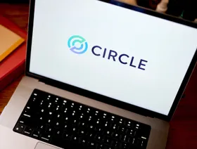 شعار شركة "سيركل إنترنت غروب" معروض على شاشة جهاز حاسوب محمول - بلومبرغ