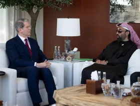 الشيخ طحنون ووزير الخزانة الأميركي سكوت بيسنت في واشنطن. 19 مارس 2025 - منصة "X"