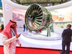 محرك طائرة "رولز رويس ترينت إكس دبليو بي معروض في معرض دبي للطيران - بلومبرغ