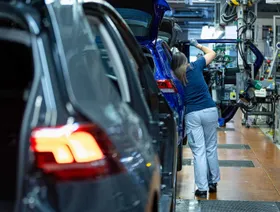 منطقة اليورو تخفق بالنمو مع تأثر أكبر اقتصادين بالفوضى السياسية