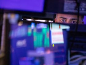 متداول في بورصة نيويورك للأوراق المالية (NYSE) في نيويورك، الولايات المتحدة. - المصدر: بلومبرغ