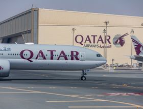 طائرة ركاب داخل مطار حمد الدولي، بالدوحة، قطر - المصدر: بلومبرغ