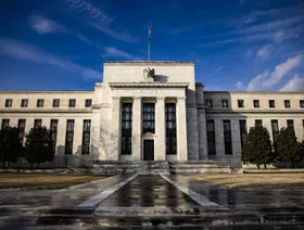 موافقاً التوقعات.. \"الفيدرالي الأميركي\" يخفض الفائدة 25 نقطة أساس للمرة الثانية