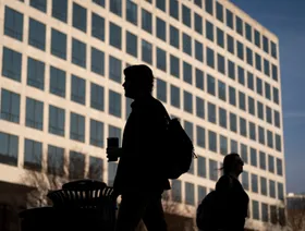 إدارة ترمب تمنح الموظفين الفيدراليين فرصة ثانية للاستقالة