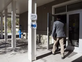 ارتفاع طلبات إعانة البطالة الأميركية بأكثر من المتوقع