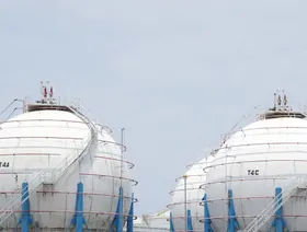 خزانات ضخمة لتخزين غاز البترول المسال - بلومبرغ