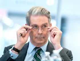 حملة بيسنت لخفض عائدات سندات الخزانة المرجعية تجبر السوق على مجاراته