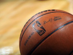 كرة سلة عليها شعار دوري الرابطة الوطنية لكرة السلة الأميركي - المصدر: غيتي إيماجز