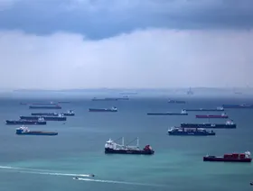 أميركا تعرقل مؤقتاً فرض ضريبة الكربون البحرية العالمية على السفن