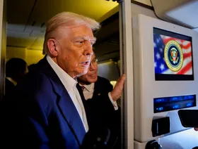 ترمب يعلق استئناف المفاوضات التجارية مع كندا لفترة غير محددة