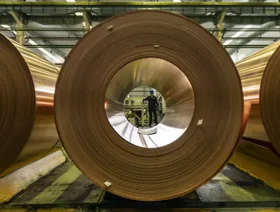 لفائف من النحاس - بلومبرغ