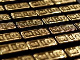 سعر الذهب يهبط وسط التفاؤل بمفاوضات التجارة بين أميركا والصين