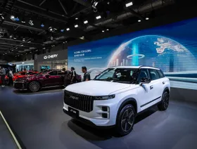 العقوبات تعيد إحياء تجارة المقايضة.. سيارات صينية مقابل معادن إيرانية