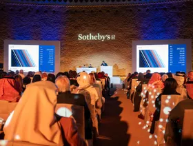 أول مزاد لدار \"سوذبيز\" في السعودية يبيع قطعاً بـ17 مليون دولار