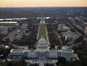 الديمقراطيون يعرقلون تشريعاً للعملات المستقرة في مجلس الشيوخ الأميركي