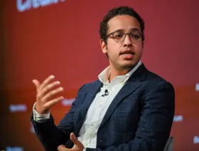 صندوق \"أريني\" التابع للمغربي حمزة لمسوغر يخطط لافتتاح مكتب في أبوظبي