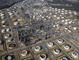 عمالقة النفط ينضمون إلى \"أوبك\" في زيادة الإنتاج رغم تراجع الأسعار