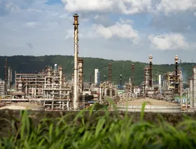 مصافي الهند قد تخفض واردات النفط الروسي بعد تصريحات ترمب