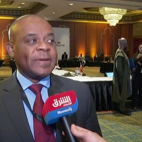 إيزياكا عبد القادر إمام سكرتير عام منظمة الدول الثماني النامية للتعاون الاقتصادي "D8" - الشرق