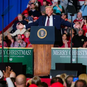 الرئيس الأميركي دونالد ترمب خلال فعالية في نورث كارولينا - بلومبرغ