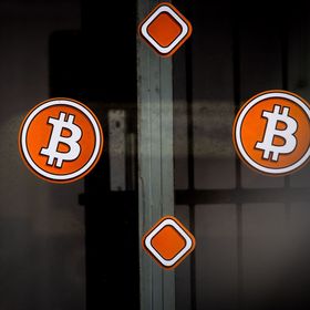 شعار العملة المشفرة 'بتكوين' - المصدر: بلومبرغ
