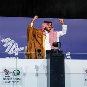 وزير الرياضة عبدالعزيز بن تركي الفيصل آل سعود يعبر عن فرحته بعد الإعلان عن فوز المملكة بتنظيم كأس العالم لكرة القدم 2034 - وكالة الأنباء السعودية