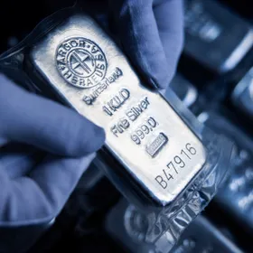 سبيكة فضة بوزن كيلوغرام - بلومبرغ