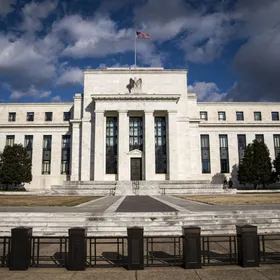 الفيدرالي الأميركي يتعهد بمواصلة دعم الاقتصاد - المصدر: بلومبرغ