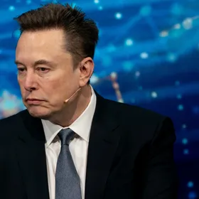 إيلون ماسك - بلومبرغ