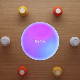 مكبرات الصوت الذكية "HomePod" في متجر "أبل" في لندن - بلومبرغ