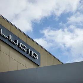 صالة عرض "لوسيد ستوديو" في تايسنز بولاية فيرجينيا، الولايات المتحدة - بلومبرغ