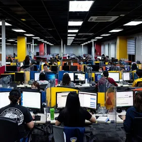 الرابحون والخاسرون في صراع الذكاء الاصطناعي ومستقبل العمل