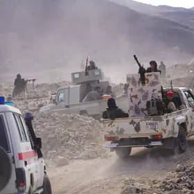 عناصر من قوات المجلس الانتقالي الجنوبي في منطقة جبلية بمحافظة أبين في اليمن يوم 15 ديسمبر كانون الأول 2025. صورة لرويترز - رويترز 