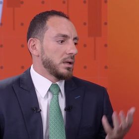 حازم أبو خلف، العضو المنتدب للاستثمارات الخاصة في "جلف كابيتال" خلال مقابلة مع "الشرق". - الشرق