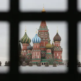 الساحة الحمراء بالقرب من الكرملين في موسكو، روسيا - المصدر: بلومبرغ