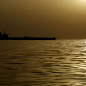 ناقلة نفط في عرض البحر. - المصدر: بلومبرغ