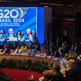 لويز إيناسيو لولا دا سيلفا، رئيس البرازيل، يتحدث خلال الإعلان عن تحالف عالمي ضد الجوع قبل اجتماع وزراء المالية ومحافظي البنوك المركزية لمجموعة العشرين في ريو دي جانيرو، البرازيل. 24 يوليو 2024 - بلومبرغ