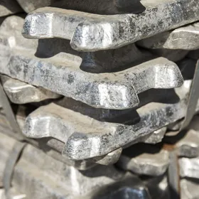 ما الذي يجعل الألمنيوم أهم من الذهب اليوم؟