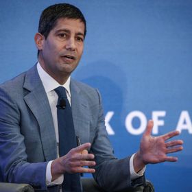 ماذا حدث في آخر مرة عُزل فيها رئيس "الفيدرالي" الأميركي؟