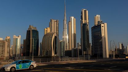 برج خليفة بوسط إمارة دبي - بلومبرغ