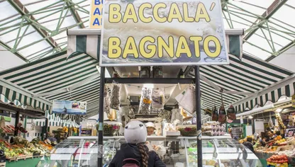 سوق بيازا فيتوريو في روما، إيطاليا. - المصدر: بلومبرغ