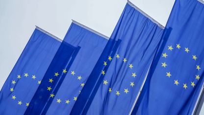 علم الاتحاد الأوروبي - المصدر: بلومبرغ