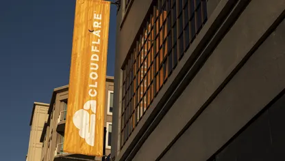 شعار "كلاود فلير" يزين مقر الشركة في سان فرانسيسكو، الولايات المتحدة - بلومبرغ