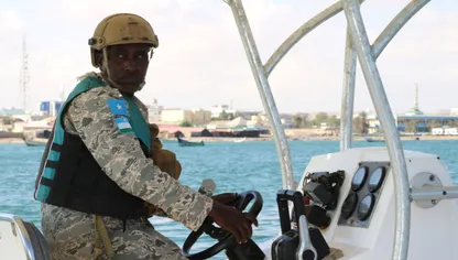 قوات الشرطة البحرية تقوم بدوريات قبالة السواحل الصومالية، 29 يناير 2024 - المصدر: بلومبرغ